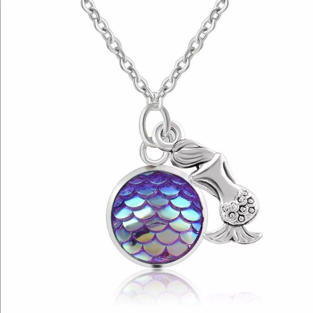 Adorable Mermaid Necklace 